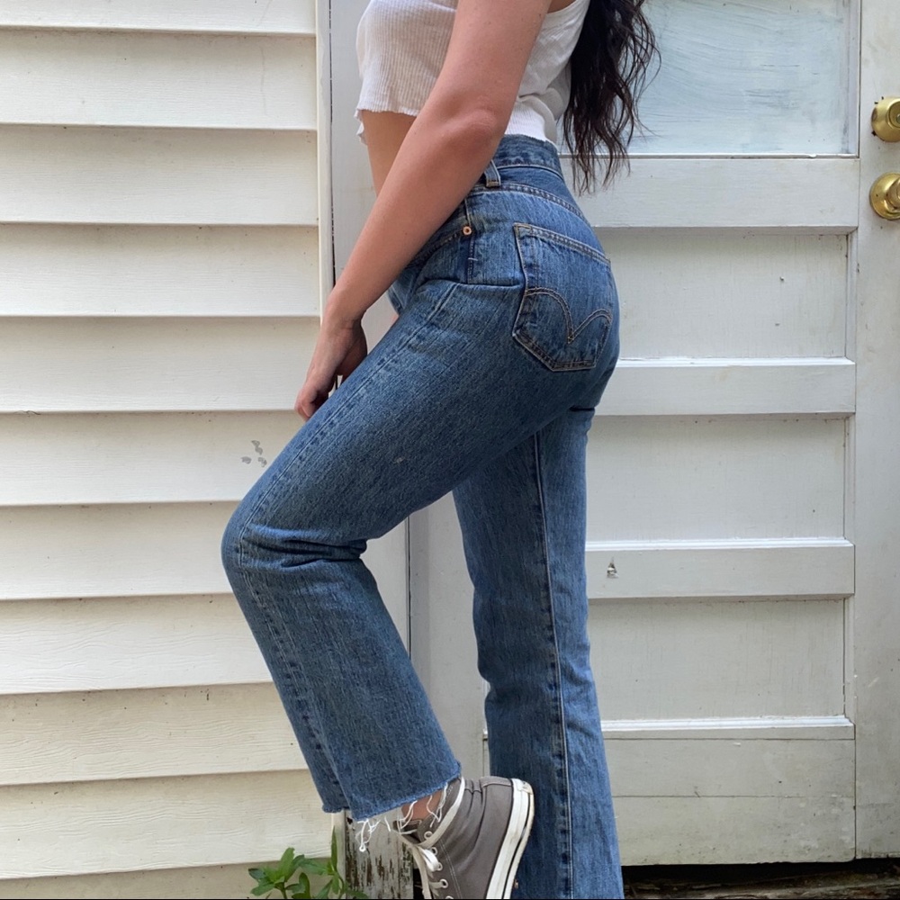 80S 501 LEVIS MID RISE STUDENT SLIM FIT MID RISE RARE VINTAGE MEDIUM WASH JEANS - Picture 5 of 7